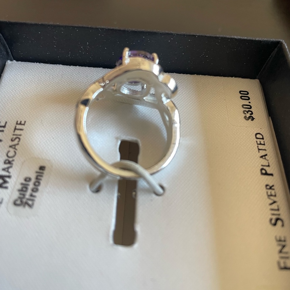 La Belle Vie Silver Ring with Purple Cubic Zirconia - Picture 2 of 6